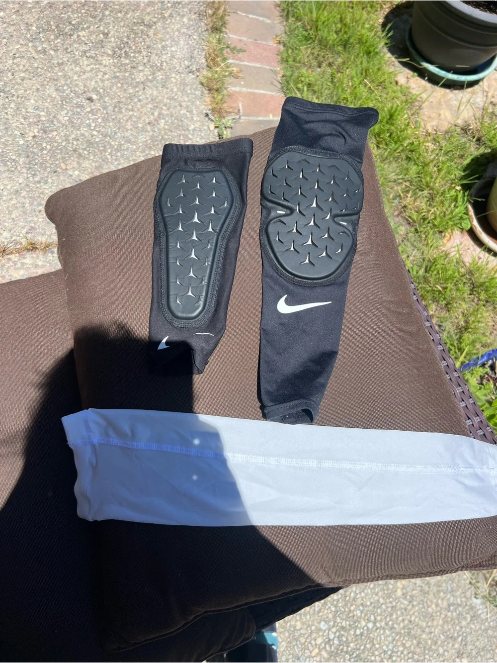 Nike Black Men's 2 Padded arm Sleeves - Black & white 1